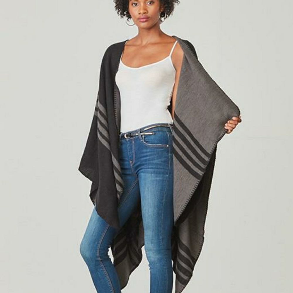 BB DAKOTA X FAB FIT FUN PONCHO
